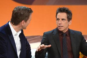 Ben Stiller mit Markus Lanz (l.) auf der "Wetten, dass..?"-Couch