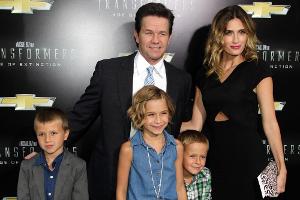 Erschien mit der ganzen Familie zur Premiere von "Transformers: Ära des Untergangs": Hauptdarsteller Mark Wahlberg