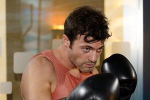 Ein Drogendealer will Ben (Jörg Rohde) anzeigen