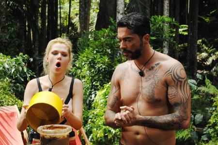 Begeisterung sieht anders aus: Sara Kulka und Aurelio Savina bei der ersten Dschungelprüfung