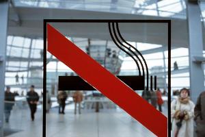 Kam, sah und rauchte trotzdem: In manchen Ländern zieht verbotenes Rauchen hohe Bußgelder nach sich