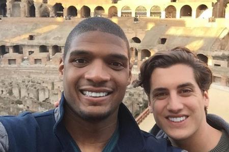 Michael Sam und sein Lebensgefährte Vito Cammisano vor dem Kolosseum in Rom.