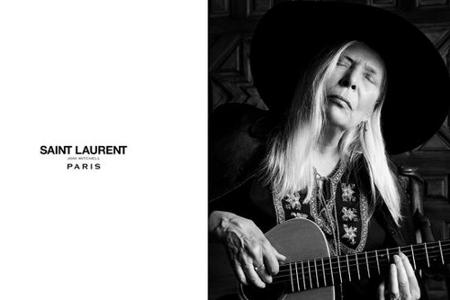 Macht auch mit über 70 noch eine gute Figur: Joni Mitchell für Saint Laurent