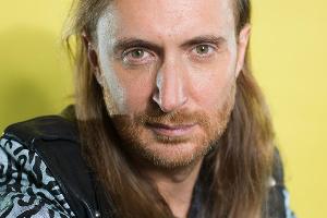 Star-DJ inszeniert sich gerne für die Kameras - mit mäßigem Erfolg