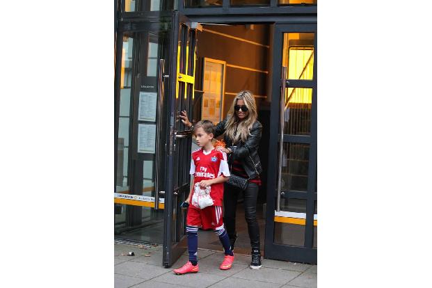 ...ist eben ihr 8-jähriger Sohn Damian die männliche Nummer eins im Leben der Moderatorin. Der wird sie garantiert nicht ver...