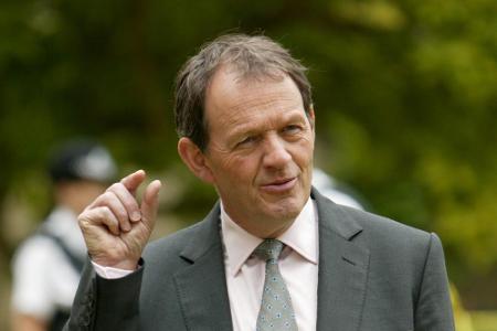 Inspektor Robert Lewis (Kevin Whately)