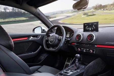 Sportliches und luxuriöses Interieur mit feinem Nappaleder im Innenraum