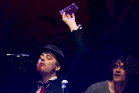 Oft weiß man nicht, was er vorhat: Pete Doherty bei einem Auftritt in London