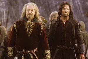 Können Aragorn (Viggo Mortensen, re.) und König Theoden (Bernard Hill, li.) Helms Klamm gegen Sarumans Schergen verteidigen?