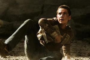 "Transformers": Sam (Shia La Beouf) muss sich vor einem außerirdischen Riesenroboter in acht nehmem