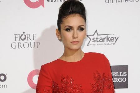 Nina Dobrev auf einer Oscar-Party
