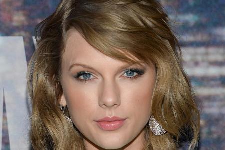 Taylor Swifts Haut ist immer top gepflegt, doch das kommt sicherlich nicht von ungefähr