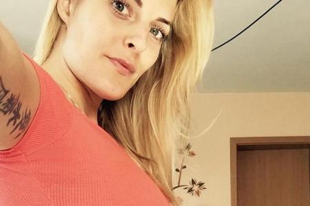 Mit diesem Selfie machte Sandy Mölling ihre Schwangerschaft bekannt