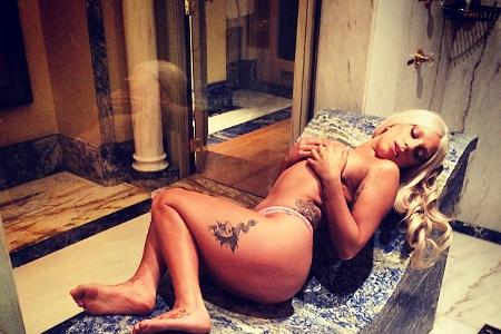 02 LAdy Gaga httpsinstagram.comladygaga 10691816_591886047588109_1243501119_n.jpg