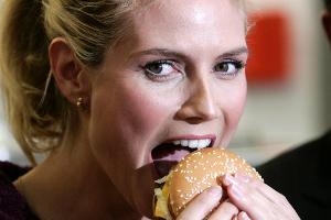 Topmodel Heidi Klum ist sich nicht zu schade, für eine Fast-Food-Kette zu werben