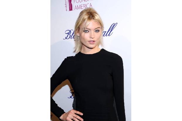 ...posieren. So auch Martha Hunt. Die bezaubernde Blondine ist 26 Jahre alt und war bereits öfter für Victoria's Secret täti...