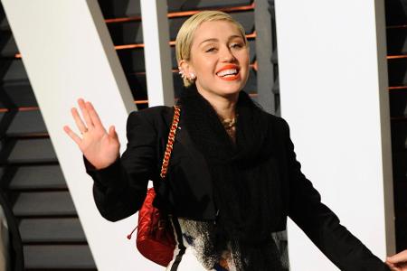 Miley Cyrus bei der Vanity Fair Oscar Party in Beverly Hills