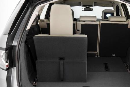 Viel Laderaum und ein zusätzlicher Klappsitz im Fond