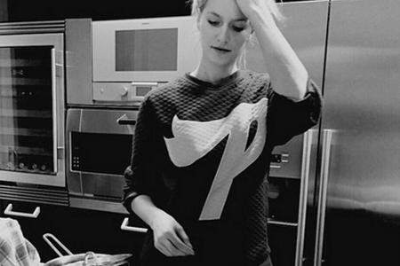 Auch beim kochen macht Lena Gercke eine tolle Figur