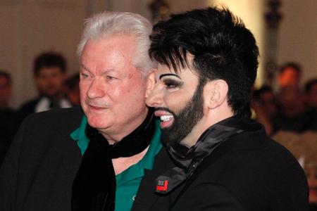 In Berlin gaben sich Harald Glööckler und sein Lebensgefährte Dieter Schroth das Ja-Wort