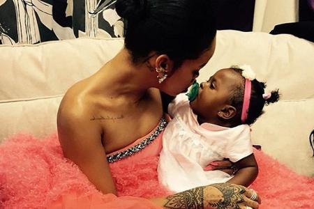 Rihanna mit ihrer Großcousine Majesty bei den Grammys 2015