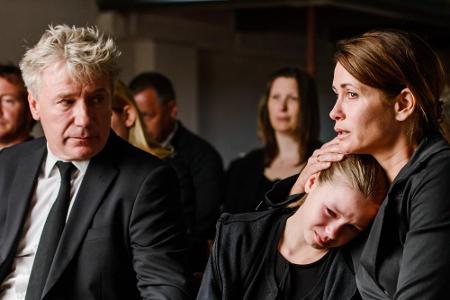 Hauke Broder (Jörg Schüttauf), Charlotte Broder (Lilly Barshy), Silke Broder (Anja Kling)