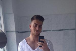 Serienliebling Luca Rutolo: Selfie im Badezimmer