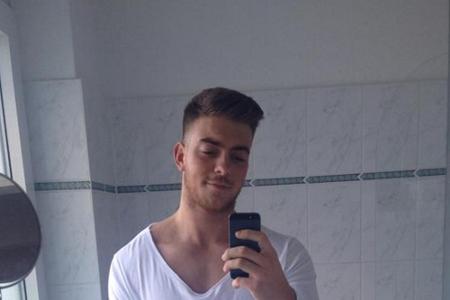 Serienliebling Luca Rutolo: Selfie im Badezimmer