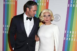 Taylor Kinney und Lady Gaga, hier zusammen auf einem Event im Dezember 2014, haben sich verlobt!