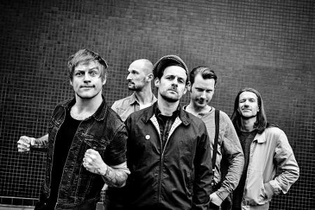 Rocken nun auch auf Deutsch: die Donots