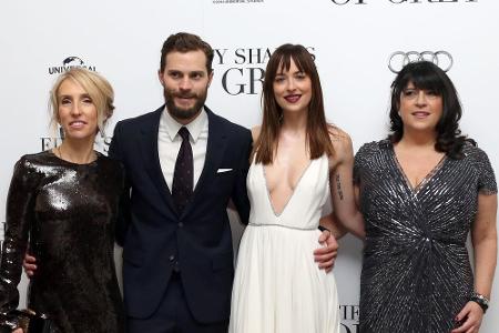 (v.li.) Sam Taylor-Johnson, Jamie Dornan, Dakota Johnson und Autorin E.L. James bei der Premiere in London