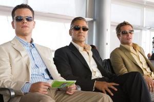 "Ocean's 13": Danny Ocean (George Clooney, M.) und seine Jungs (Matt Damon, l. und Brad Pitt, r.)
