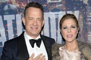Tom Hanks und seine Frau bei der Jubiläumsausgabe von "Saturday Night Live"
