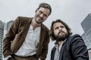 Wanja Mues (l.) und Antoine Monot, Jr. (r.) bekommen weibliche Unterstützung