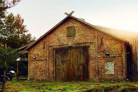 In einer Scheune sollen die Kandidaten bei 