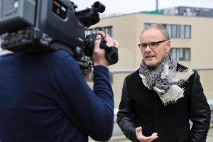 Die Recherchen für sein neues Format "#Beckmann" haben den Moderator Reinhold Beckmann "aus dem Gleichgewicht" gebracht