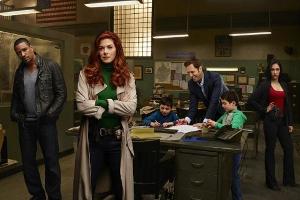 Debra Messing in ihrer Rolle als Detective Laura Diamond