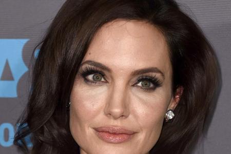 Wie sexy ein schöner Mund ist, beweist Angelina Jolie. Dabei kommt es vor allem auf die richtige Lippenpflege an!