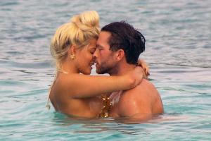 In der Karibik wurde es heiß für Sarah und Oliver - auch im Meer.