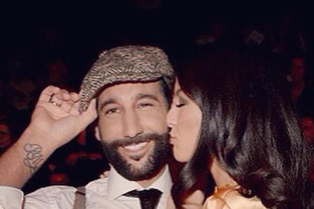 Rebecca Mir ist von der Liebeserklärung ihres Verlobten Massimo Sinato sichtlich gerührt