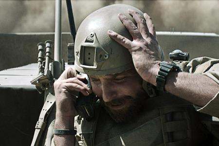 Bradley Cooper gibt als Soldat Chris Kyle alles