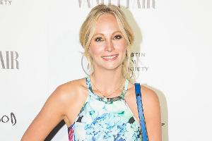 Candice Accola im Flower-Print-Kleid bei einer Veranstaltung in West Hollywood