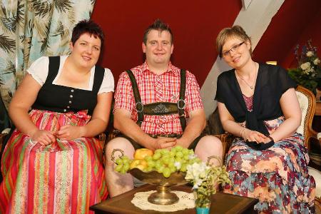 04 Sebastian Tanja (l) und Ines 100199785.jpg