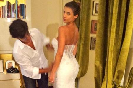 Elisabetta Canalis trug ein schulterfreies Hochzeitskleid