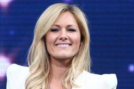 Mehr Achtziger geht nicht: Helene mit spitzen Schulterpolstern