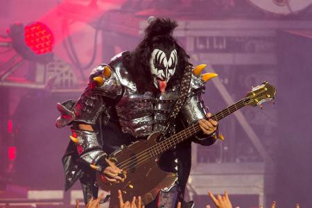 KISS-Gitarrist Gene Simmons zeigt bei seinen Konzerten gern Zunge