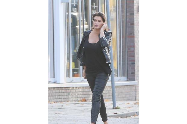 ...Rafael seine Freundin trösten? Wohl kaum. Der HSV-Kicker fliegt in den nächsten Tagen zur Saisonvorbereitung seines Verei...