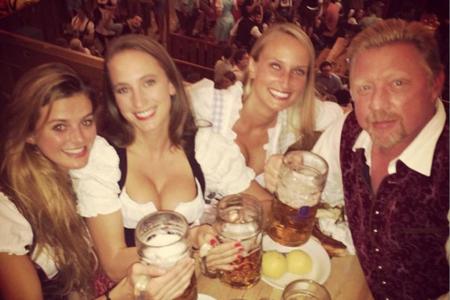 Boris Becker und die drei Schönheiten vom Balkon