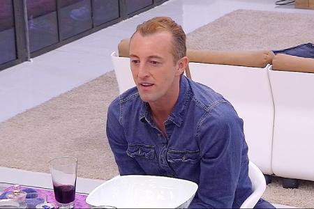 03 Mario schwamt von seiner Freundin Sat.1.jpg