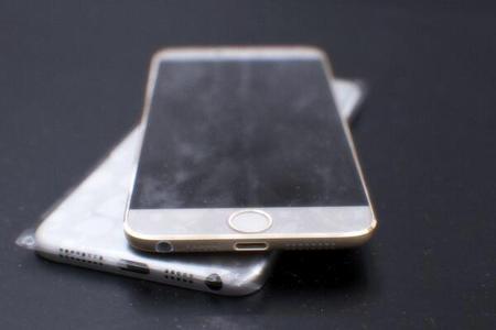 Dies hätte das iPhone 6 sein können. Ist es aber nicht. Die Grafikdateien, die Grundlage für diesen Fake sind, stammen vom 3...